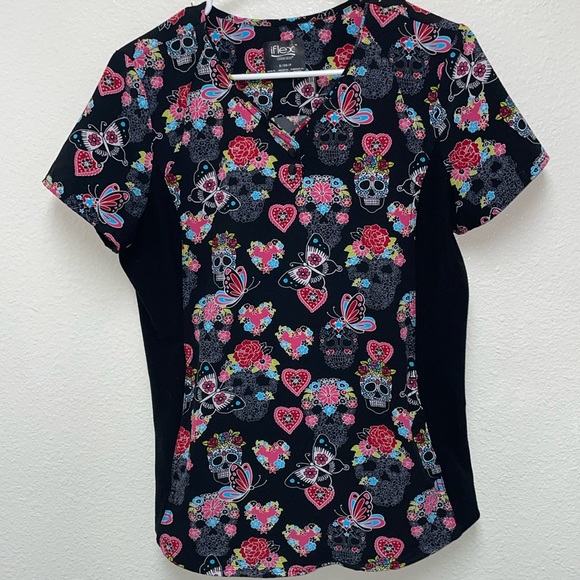 Iflex by Cherokee Small Women’s Scrub Top Dia de Muerte Hearts Skulls Flowers - Picture 1 of 5
